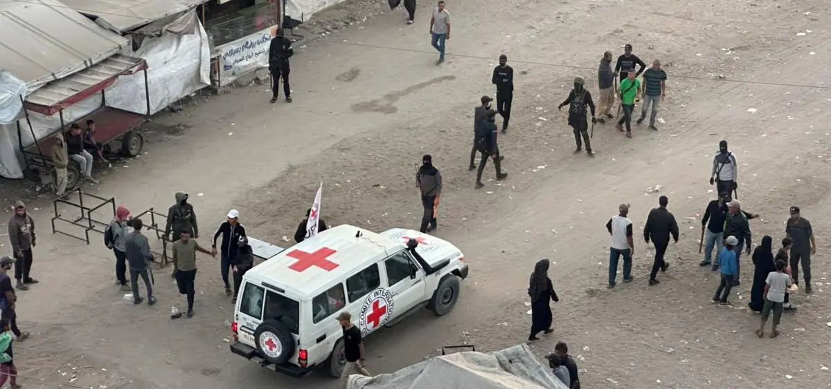 في إطار المرحلة الأولى من اتفاق وقف إطلاق النار: بدء عملية تبادل الأسرى